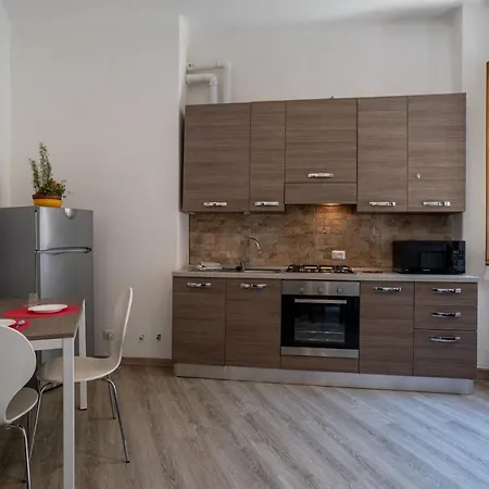 Guesthost - Renovated * קומו