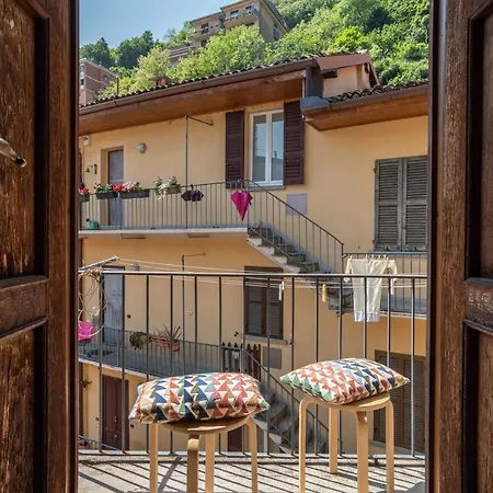 アパート Guesthost - Renovated コモ