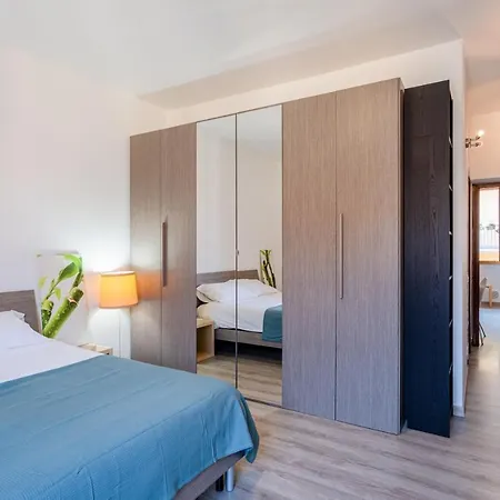 Guesthost - Renovated *